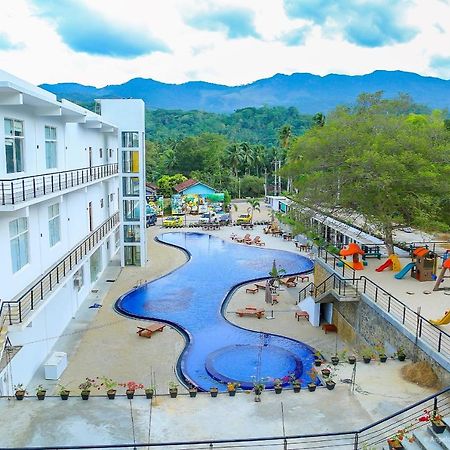 Saru Blue Sapphire Hotel Udawalawe Exterior photo