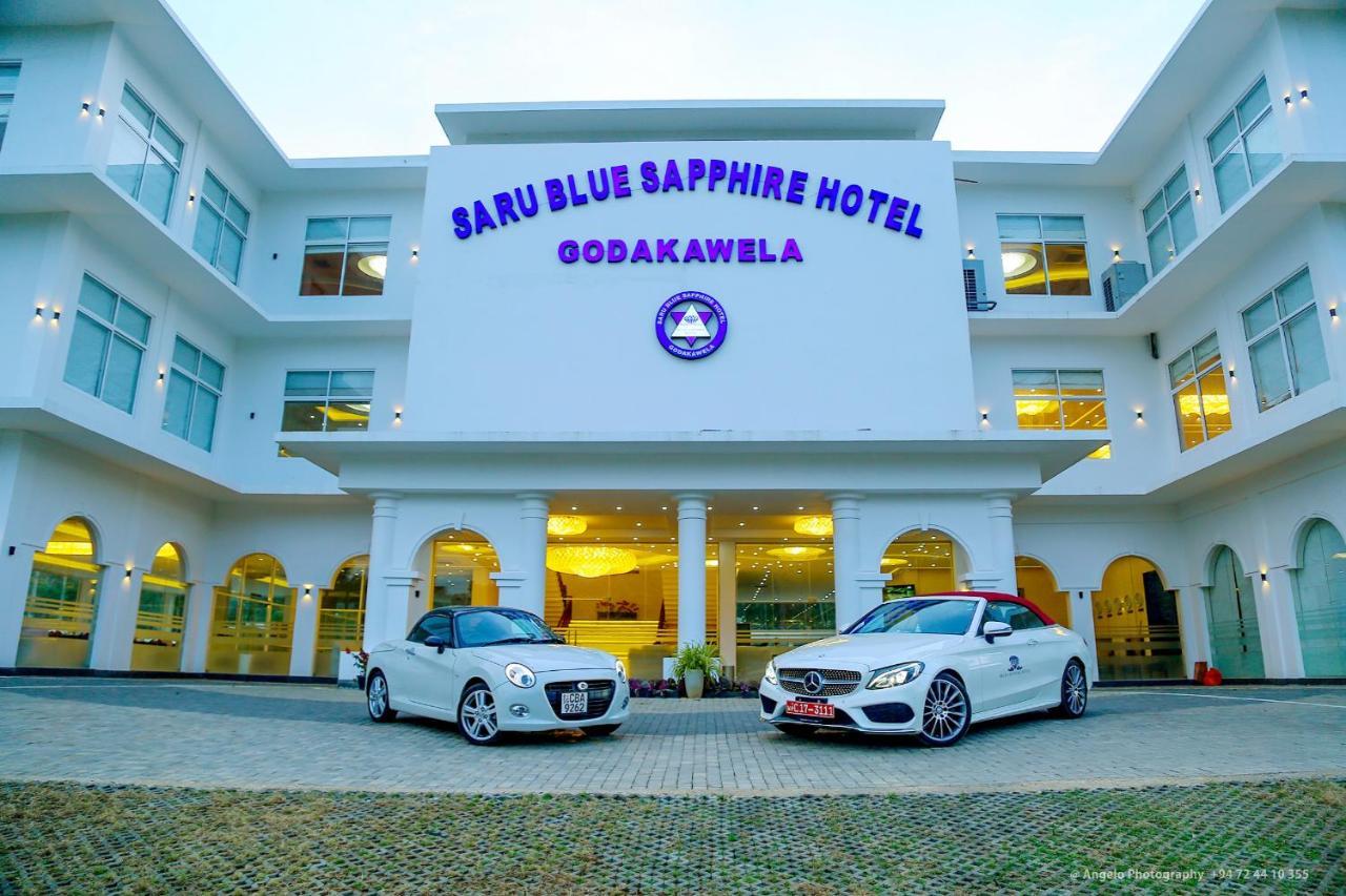 Saru Blue Sapphire Hotel Udawalawe Exterior photo