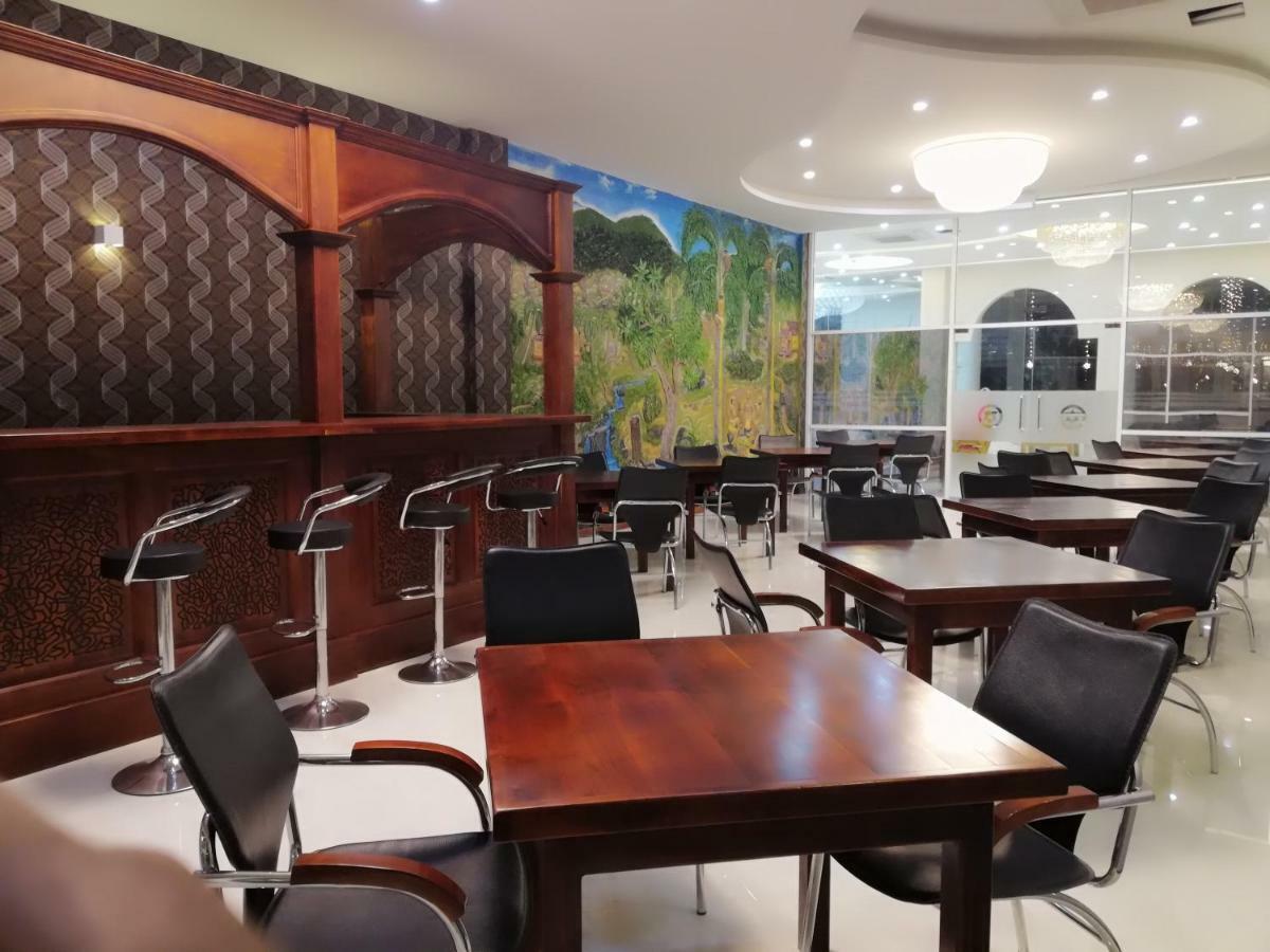 Saru Blue Sapphire Hotel Udawalawe Exterior photo